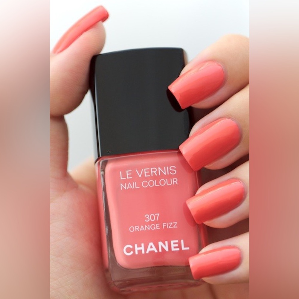 CHANEL Le Vernis Nail Polish 307 Orange Fizz new without box